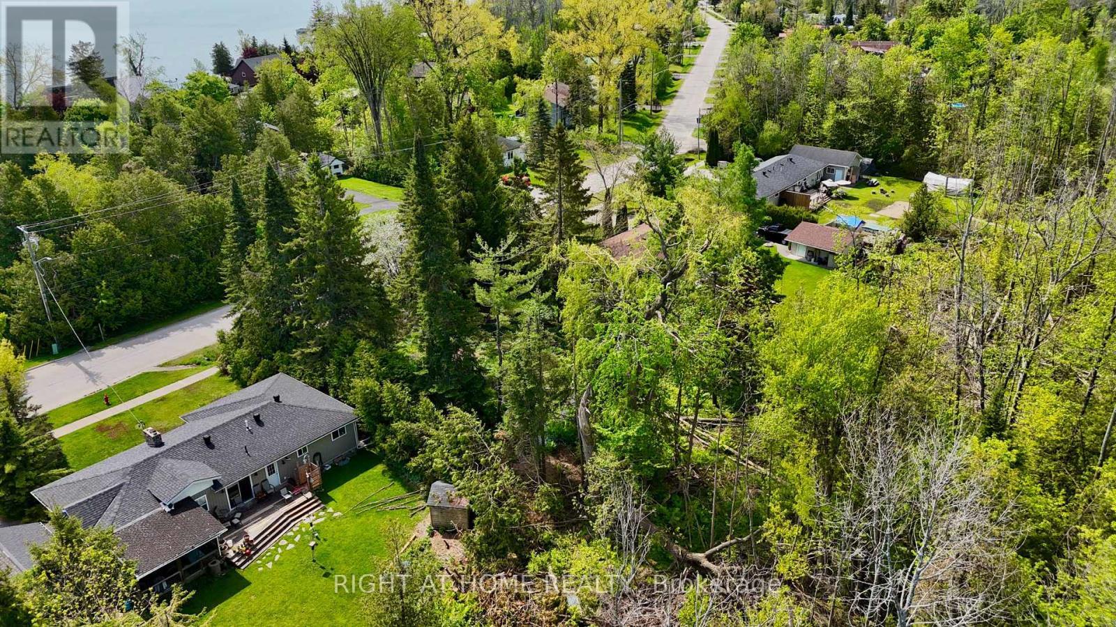 












2802 IRETON STREET

,
Innisfil (Alcona),







Ontario
L9S2J2

