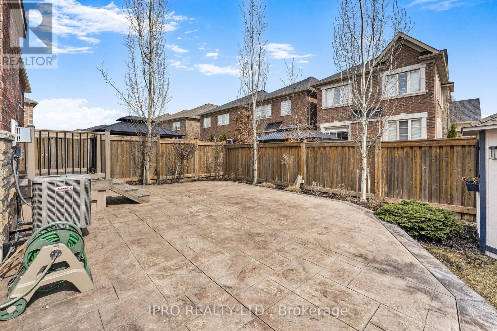 












3 KETTLE VALLEY TRAIL

,
King (Nobleton),




Ontario
L7B0A6

