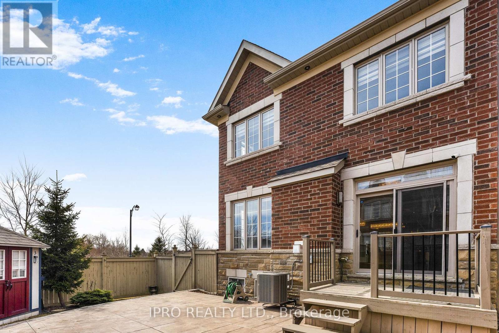 












3 KETTLE VALLEY TRAIL

,
King (Nobleton),




Ontario
L7B0A6

