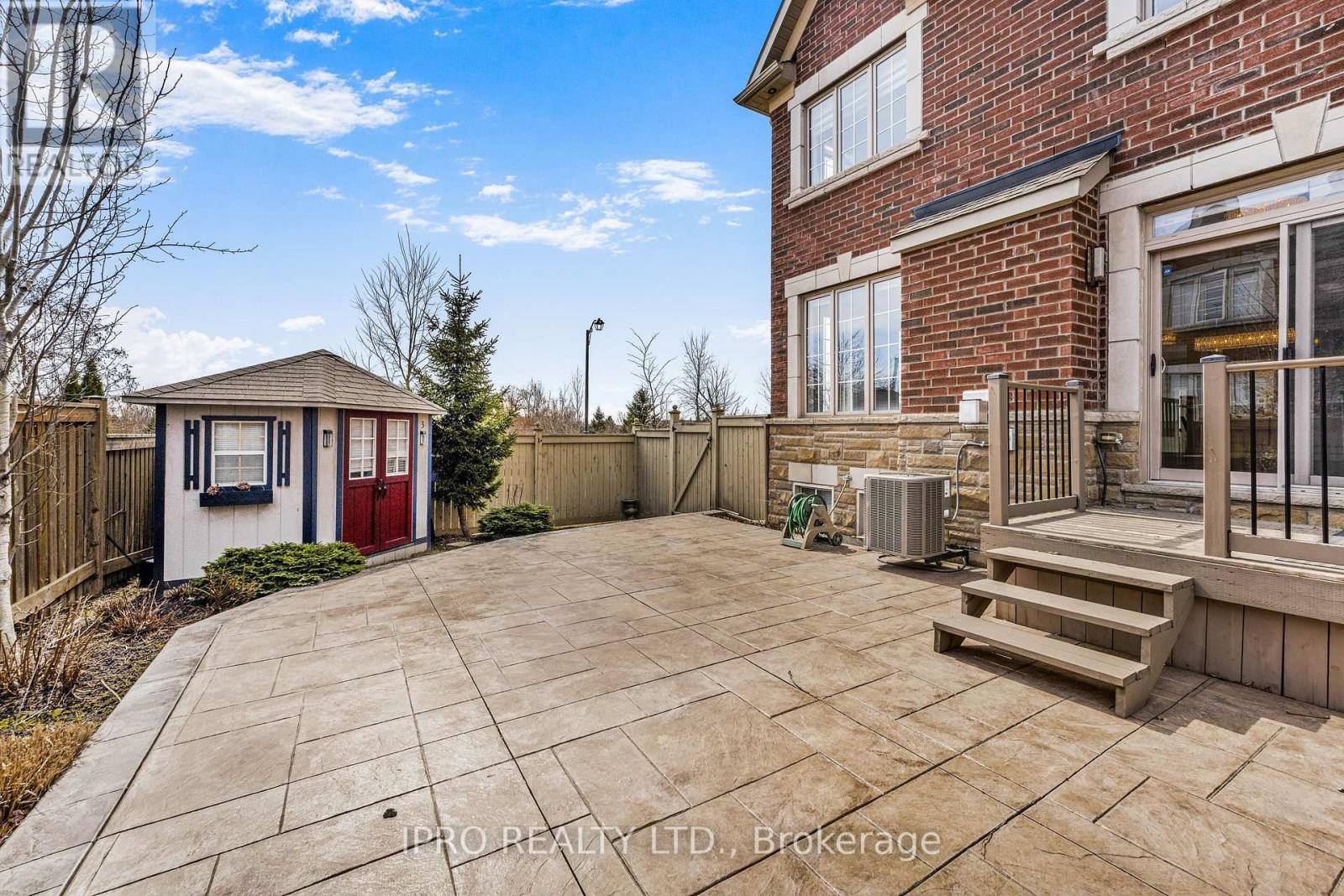 












3 KETTLE VALLEY TRAIL

,
King (Nobleton),




Ontario
L7B0A6

