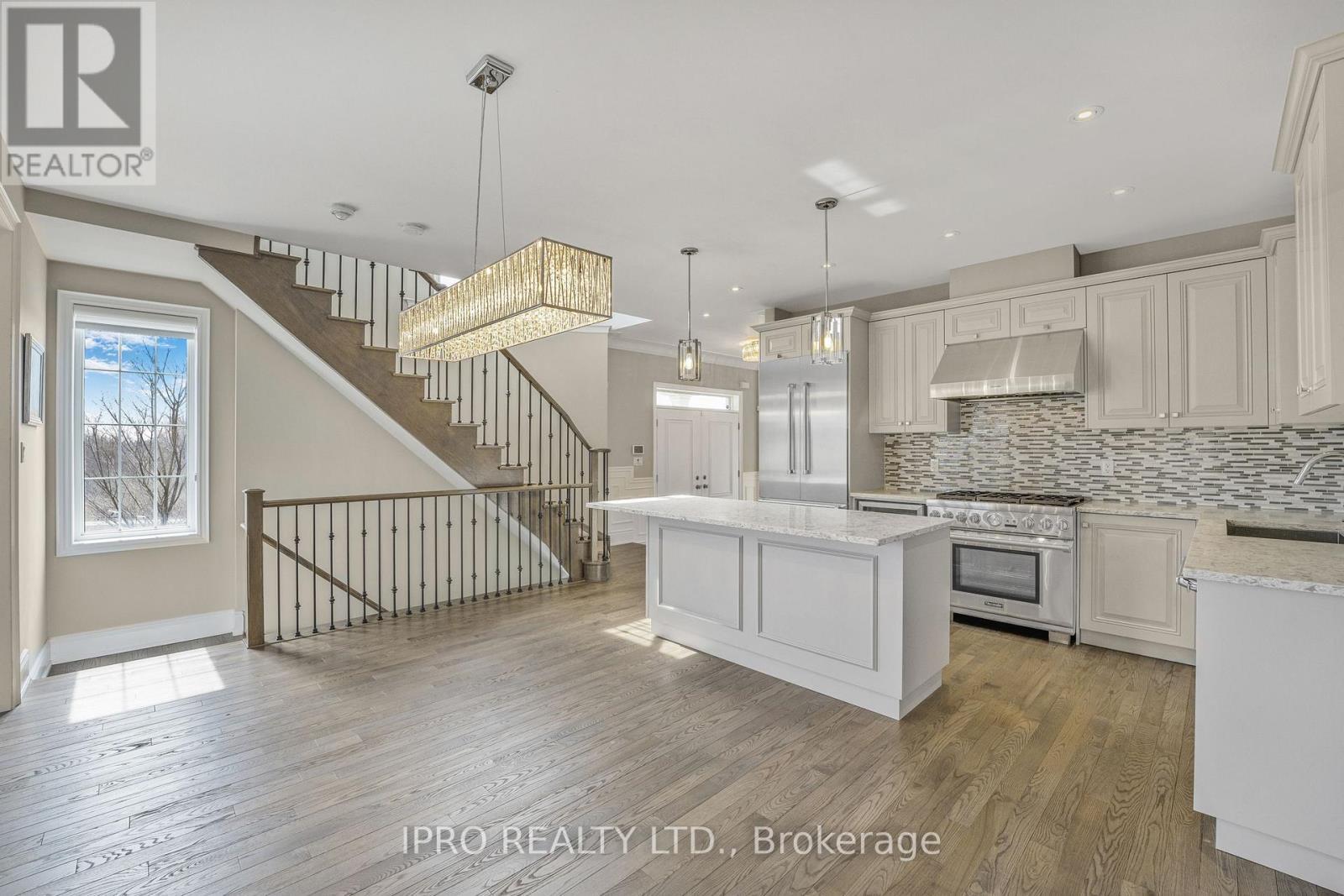 












3 KETTLE VALLEY TRAIL

,
King (Nobleton),




Ontario
L7B0A6

