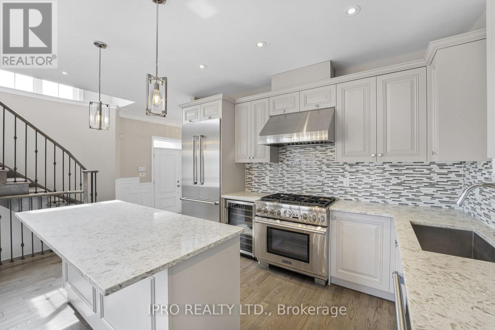 












3 KETTLE VALLEY TRAIL

,
King (Nobleton),




Ontario
L7B0A6

