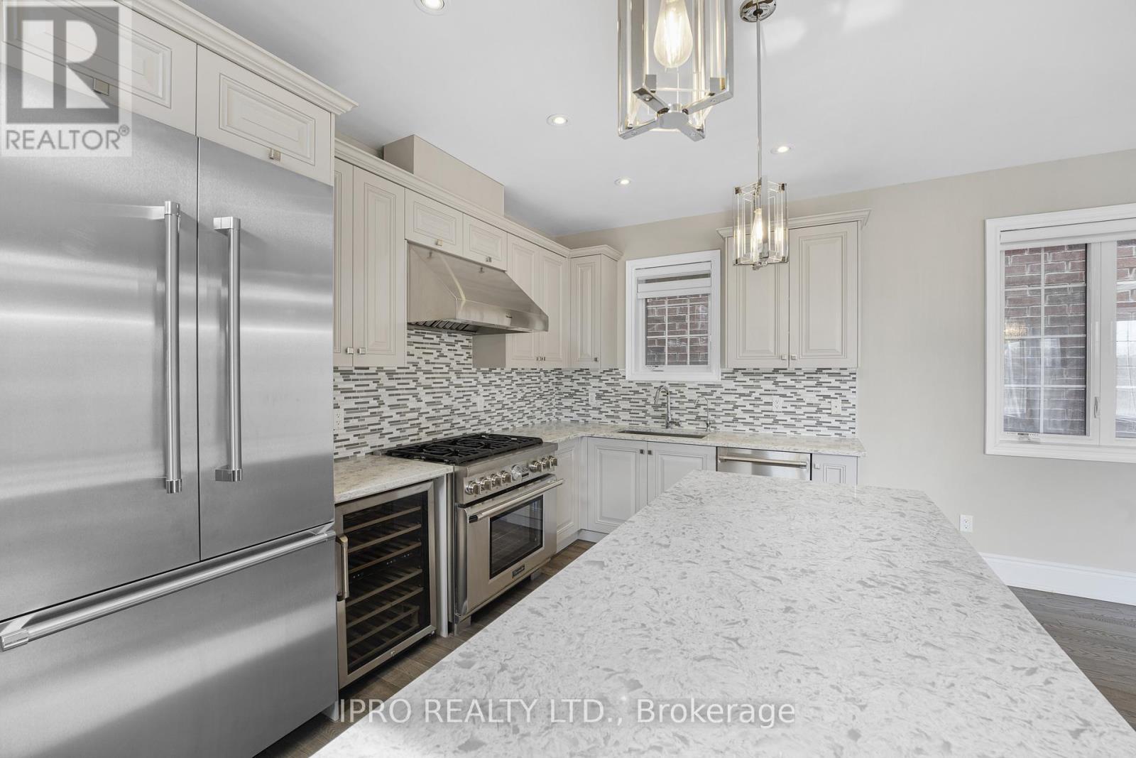 












3 KETTLE VALLEY TRAIL

,
King (Nobleton),




Ontario
L7B0A6


