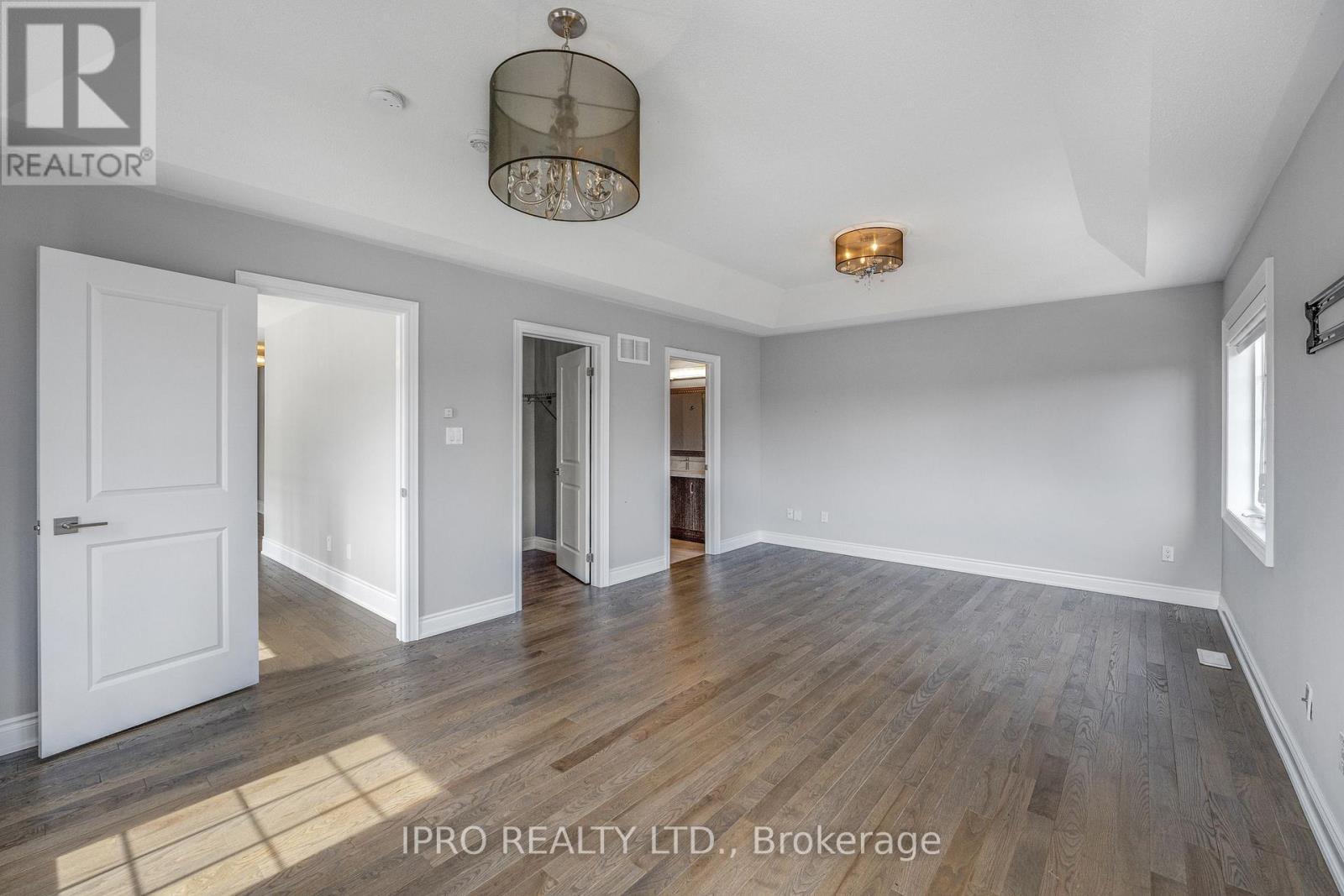 












3 KETTLE VALLEY TRAIL

,
King (Nobleton),




Ontario
L7B0A6

