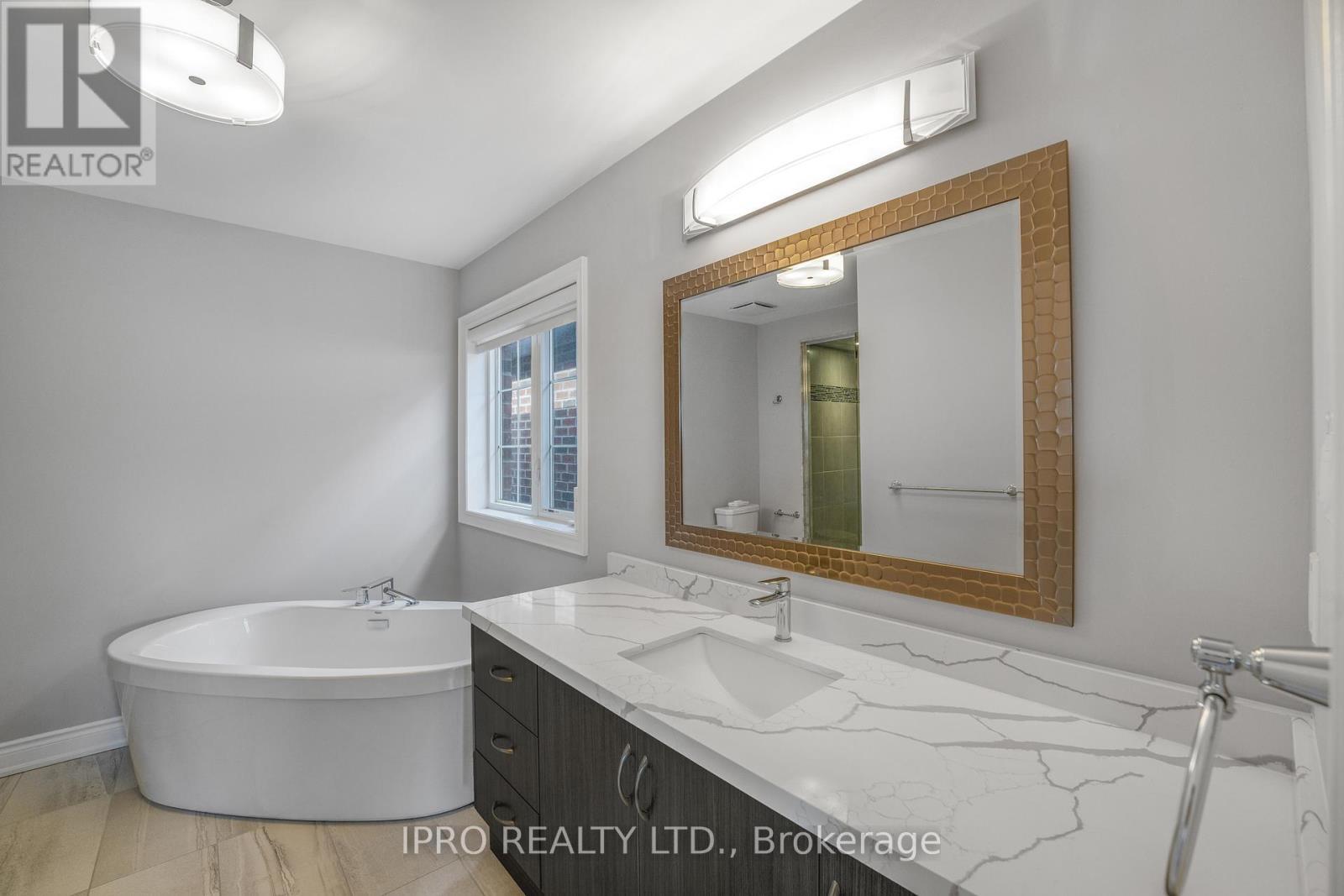 












3 KETTLE VALLEY TRAIL

,
King (Nobleton),




Ontario
L7B0A6

