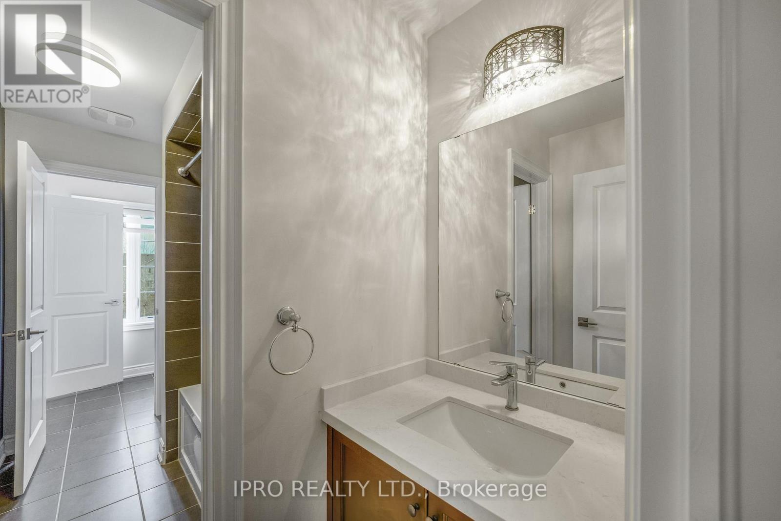 












3 KETTLE VALLEY TRAIL

,
King (Nobleton),




Ontario
L7B0A6

