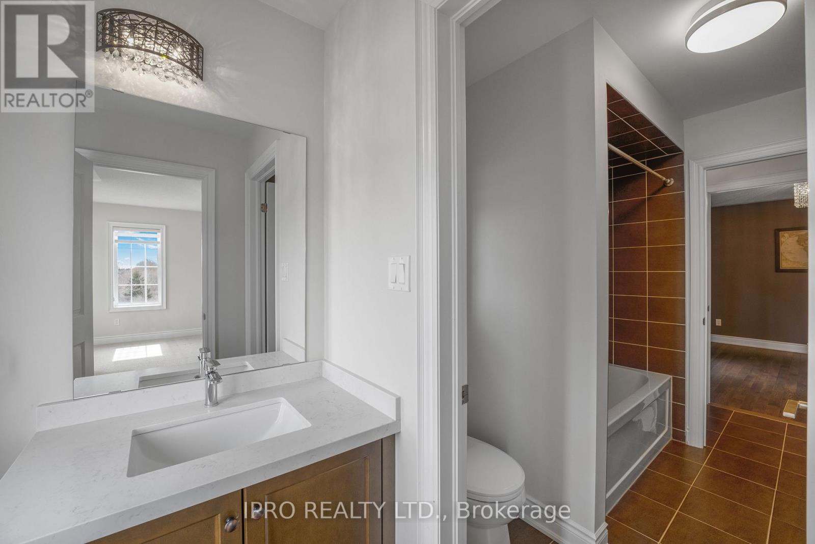 












3 KETTLE VALLEY TRAIL

,
King (Nobleton),




Ontario
L7B0A6

