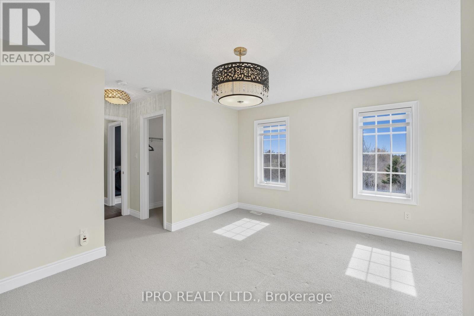 












3 KETTLE VALLEY TRAIL

,
King (Nobleton),




Ontario
L7B0A6

