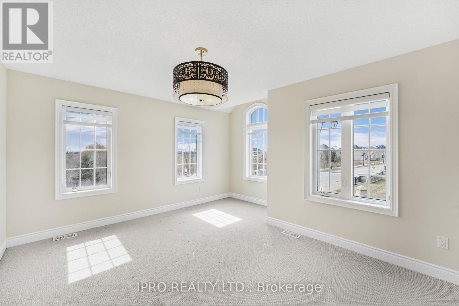 












3 KETTLE VALLEY TRAIL

,
King (Nobleton),




Ontario
L7B0A6

