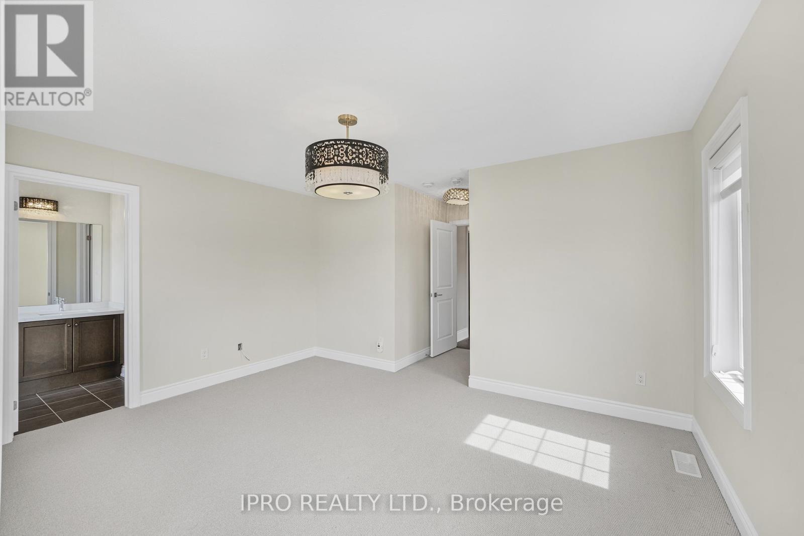 












3 KETTLE VALLEY TRAIL

,
King (Nobleton),




Ontario
L7B0A6


