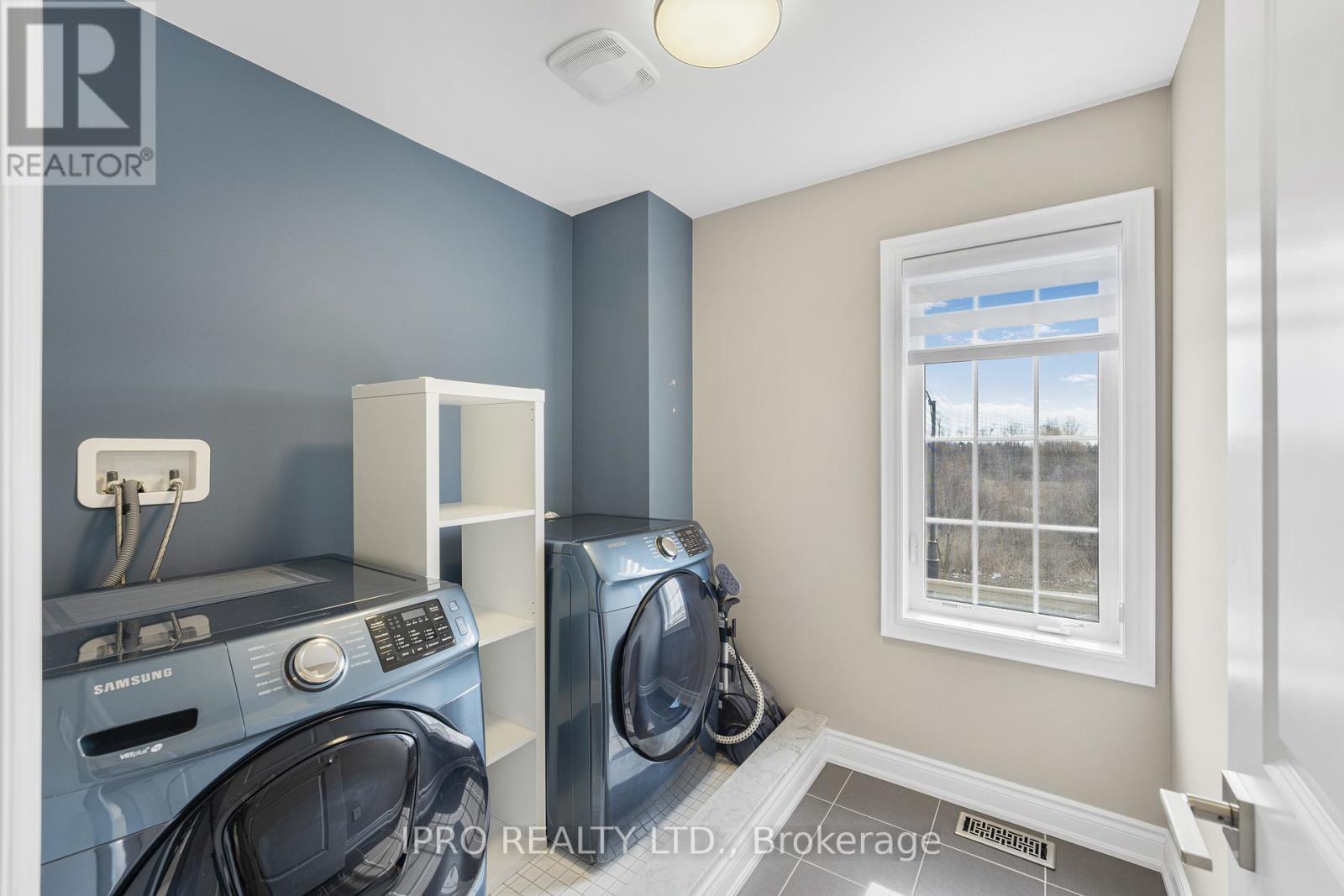 












3 KETTLE VALLEY TRAIL

,
King (Nobleton),




Ontario
L7B0A6

