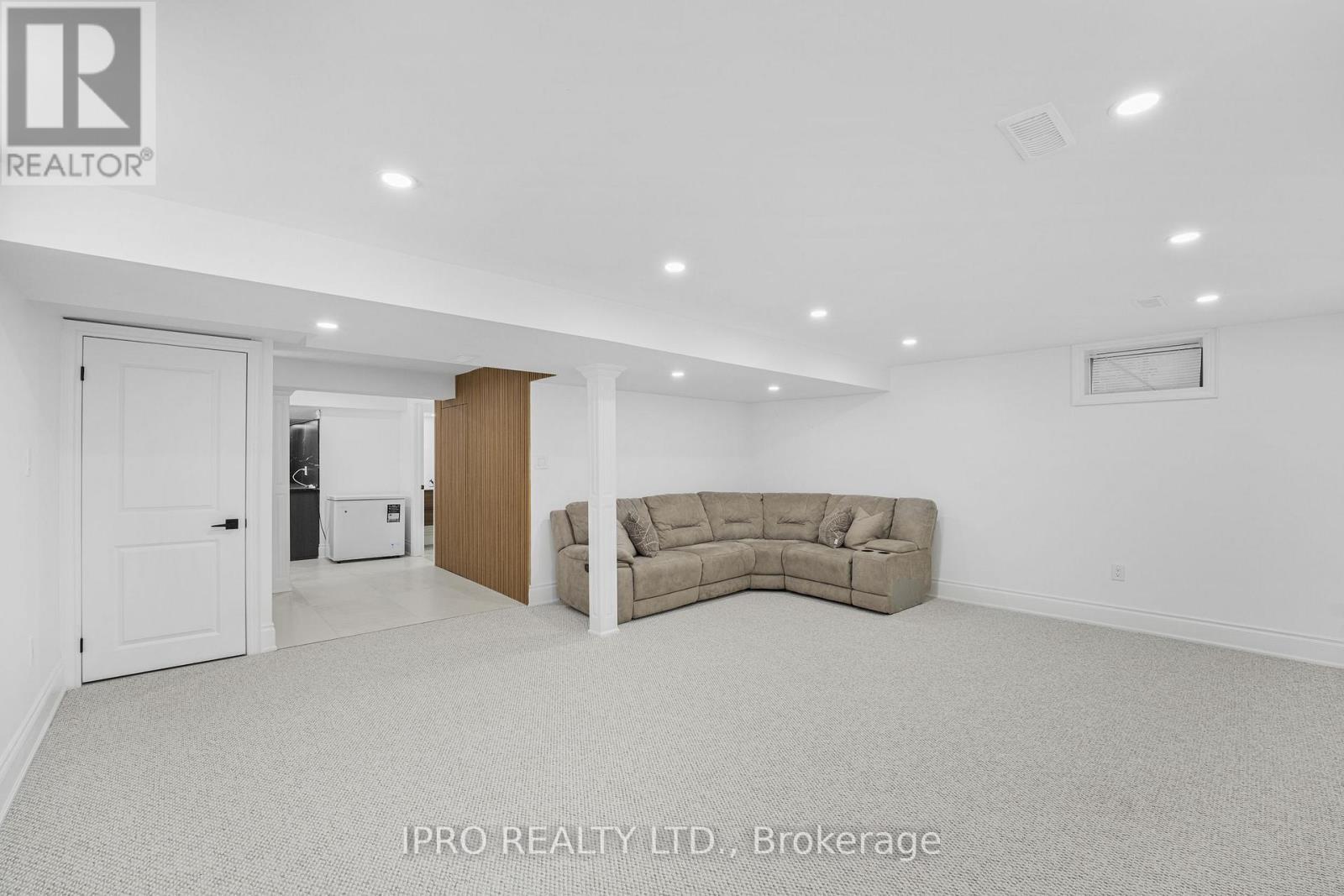 












3 KETTLE VALLEY TRAIL

,
King (Nobleton),




Ontario
L7B0A6

