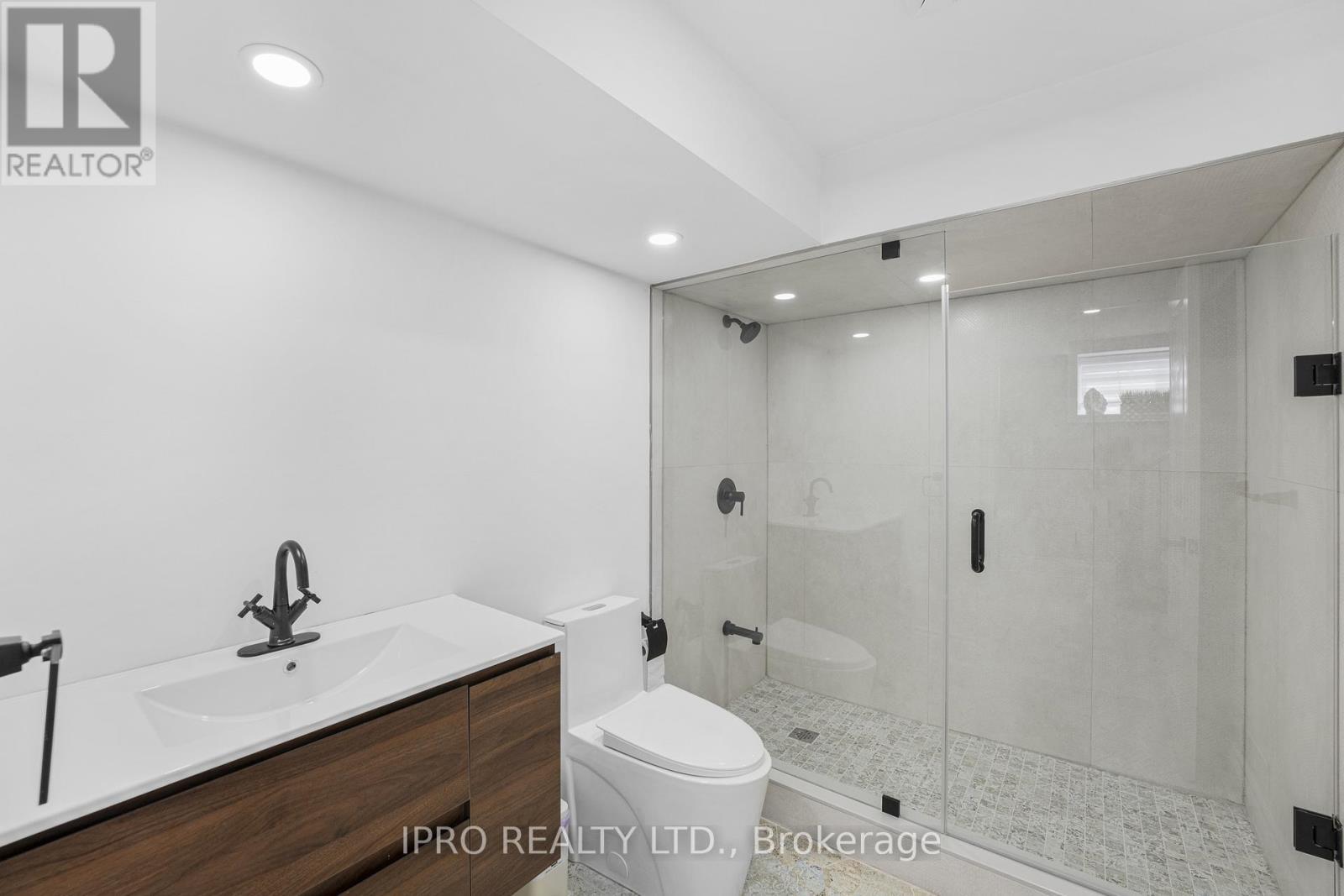 












3 KETTLE VALLEY TRAIL

,
King (Nobleton),




Ontario
L7B0A6

