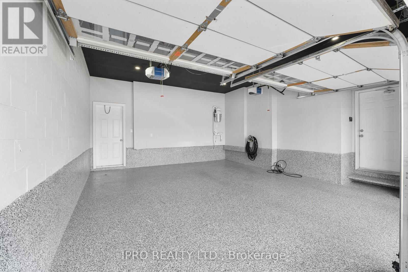 












3 KETTLE VALLEY TRAIL

,
King (Nobleton),




Ontario
L7B0A6

