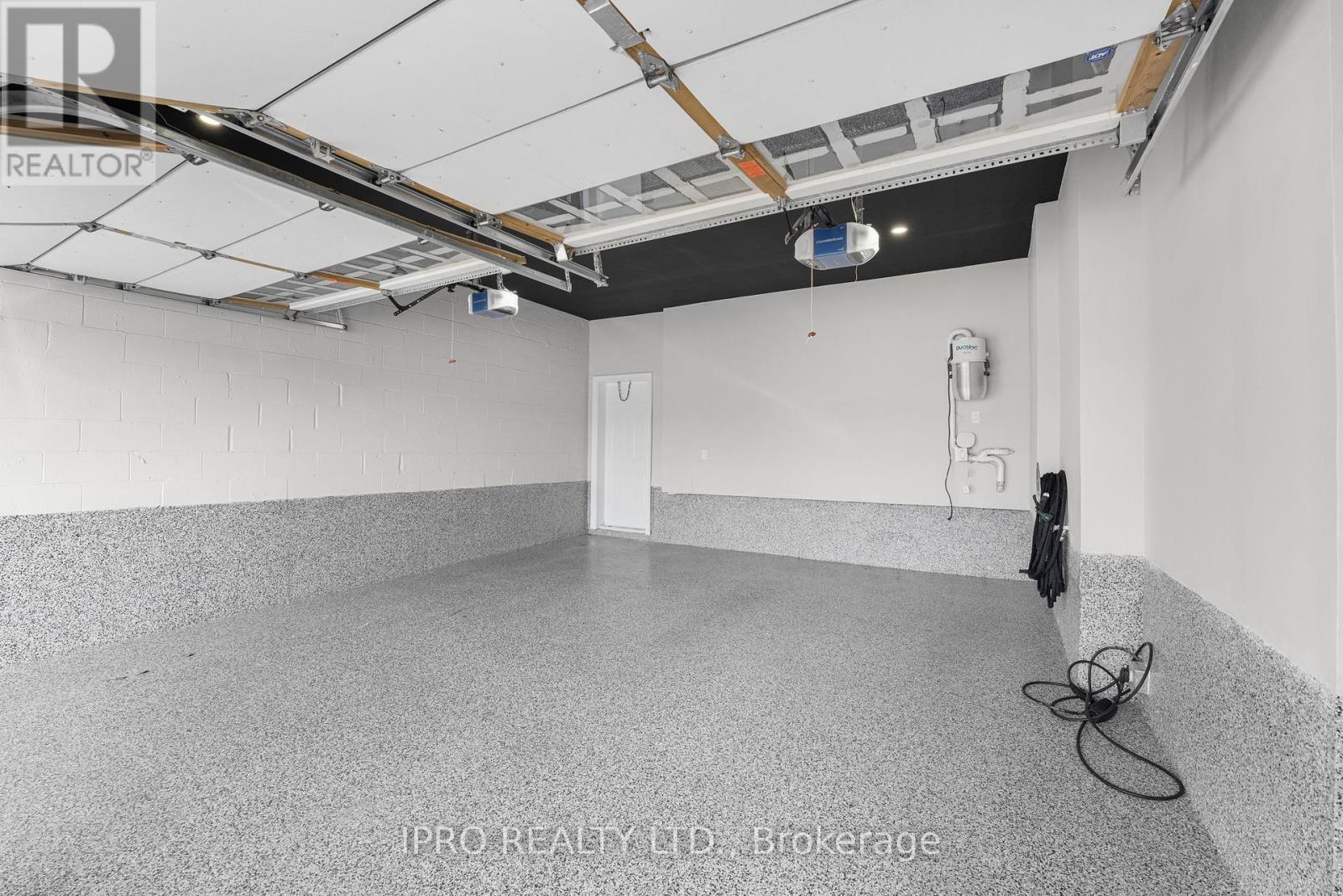 












3 KETTLE VALLEY TRAIL

,
King (Nobleton),




Ontario
L7B0A6


