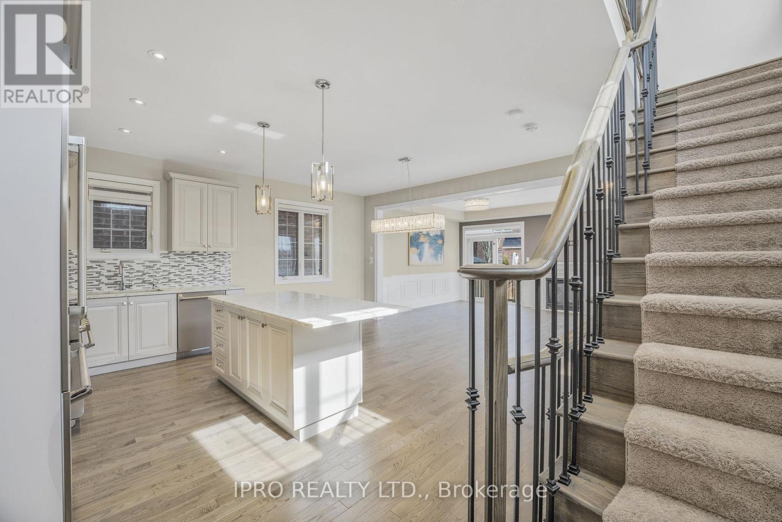 












3 KETTLE VALLEY TRAIL

,
King (Nobleton),




Ontario
L7B0A6

