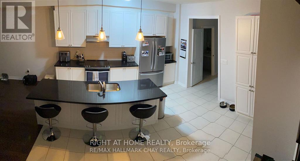 












2051 DALE ROAD

,
Innisfil (Alcona),




Ontario
L9S0J8

