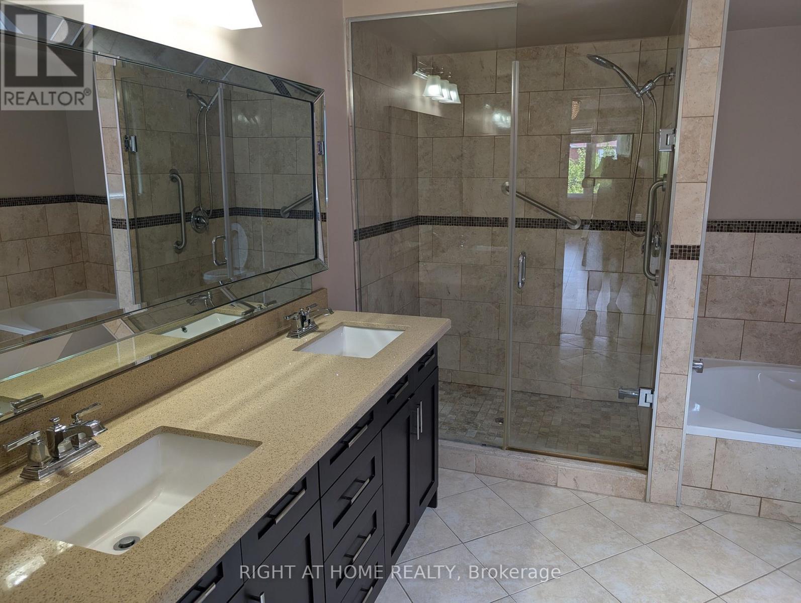 












25 THOMAS HENRY ROAD

,
Vaughan (Brownridge),




Ontario
L4J6H6

