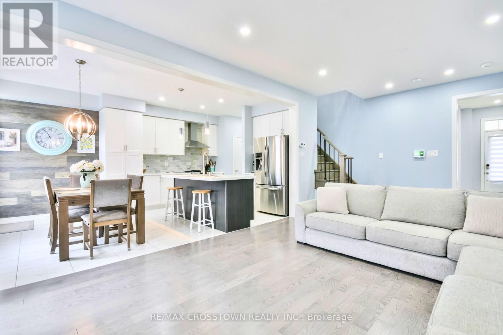 












25 PIERCE PLACE

,
New Tecumseth (Tottenham),




Ontario
L0G1W0


