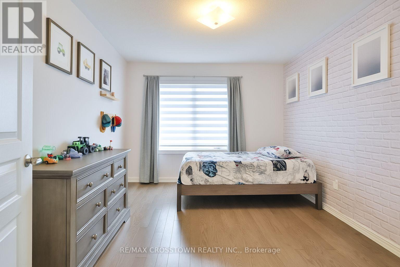 












25 PIERCE PLACE

,
New Tecumseth (Tottenham),




Ontario
L0G1W0

