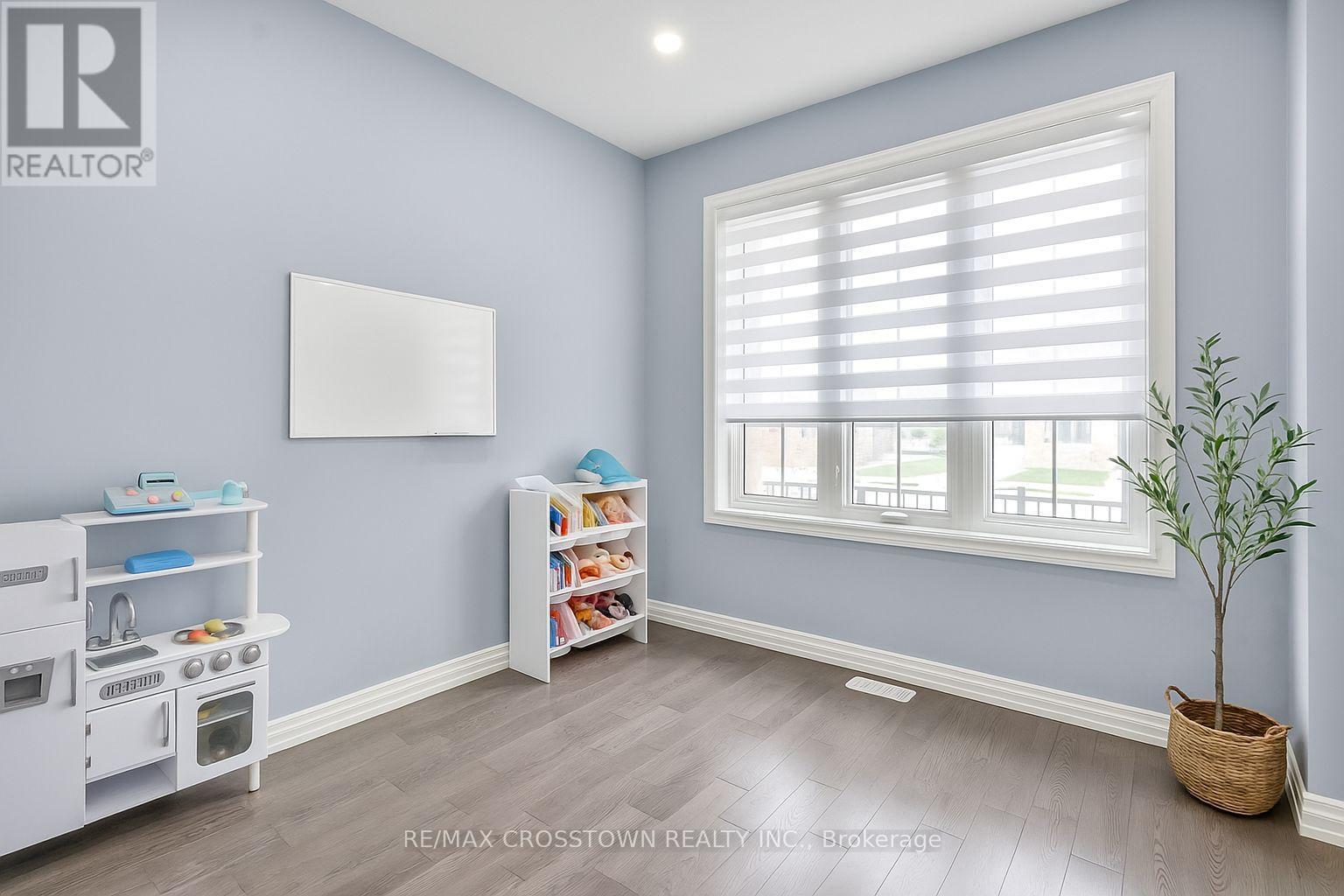 












25 PIERCE PLACE

,
New Tecumseth (Tottenham),




Ontario
L0G1W0

