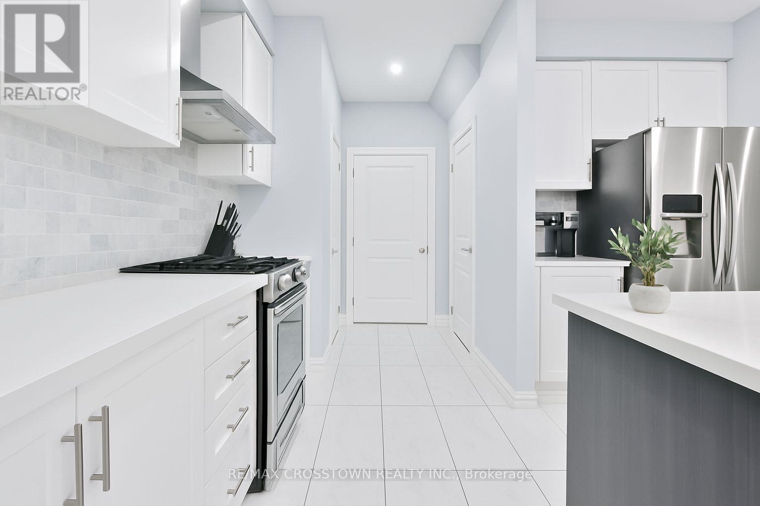 












25 PIERCE PLACE

,
New Tecumseth (Tottenham),




Ontario
L0G1W0

