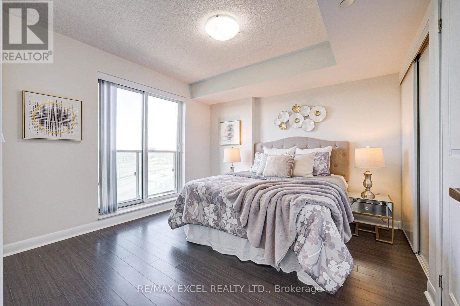 












619 - 75 NORMAN BETHUNE AVENUE

,
Richmond Hill (Beaver Creek Business Park),




Ontario
L4B0B6

