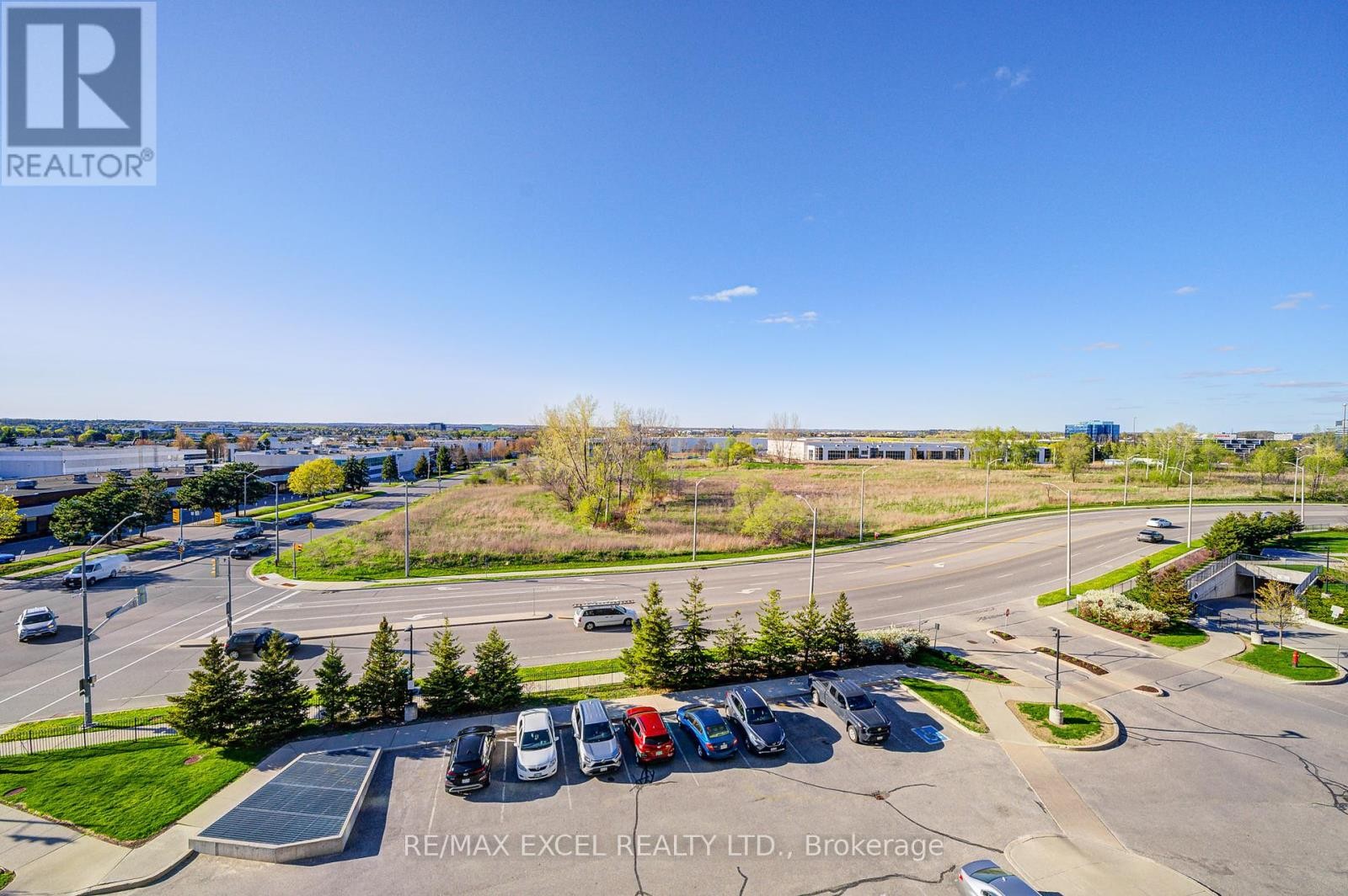 












619 - 75 NORMAN BETHUNE AVENUE

,
Richmond Hill (Beaver Creek Business Park),




Ontario
L4B0B6

