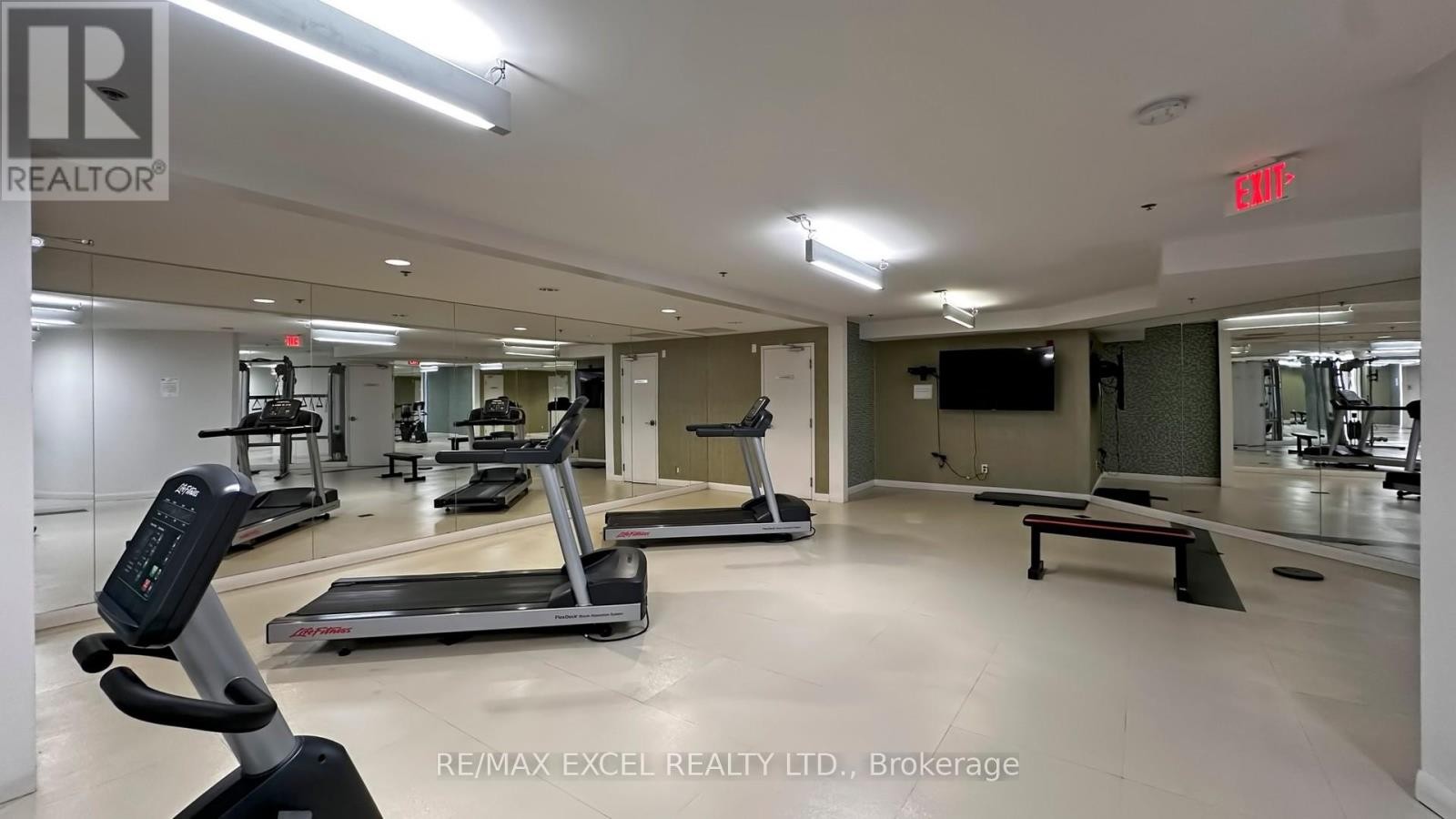 












619 - 75 NORMAN BETHUNE AVENUE

,
Richmond Hill (Beaver Creek Business Park),




Ontario
L4B0B6

