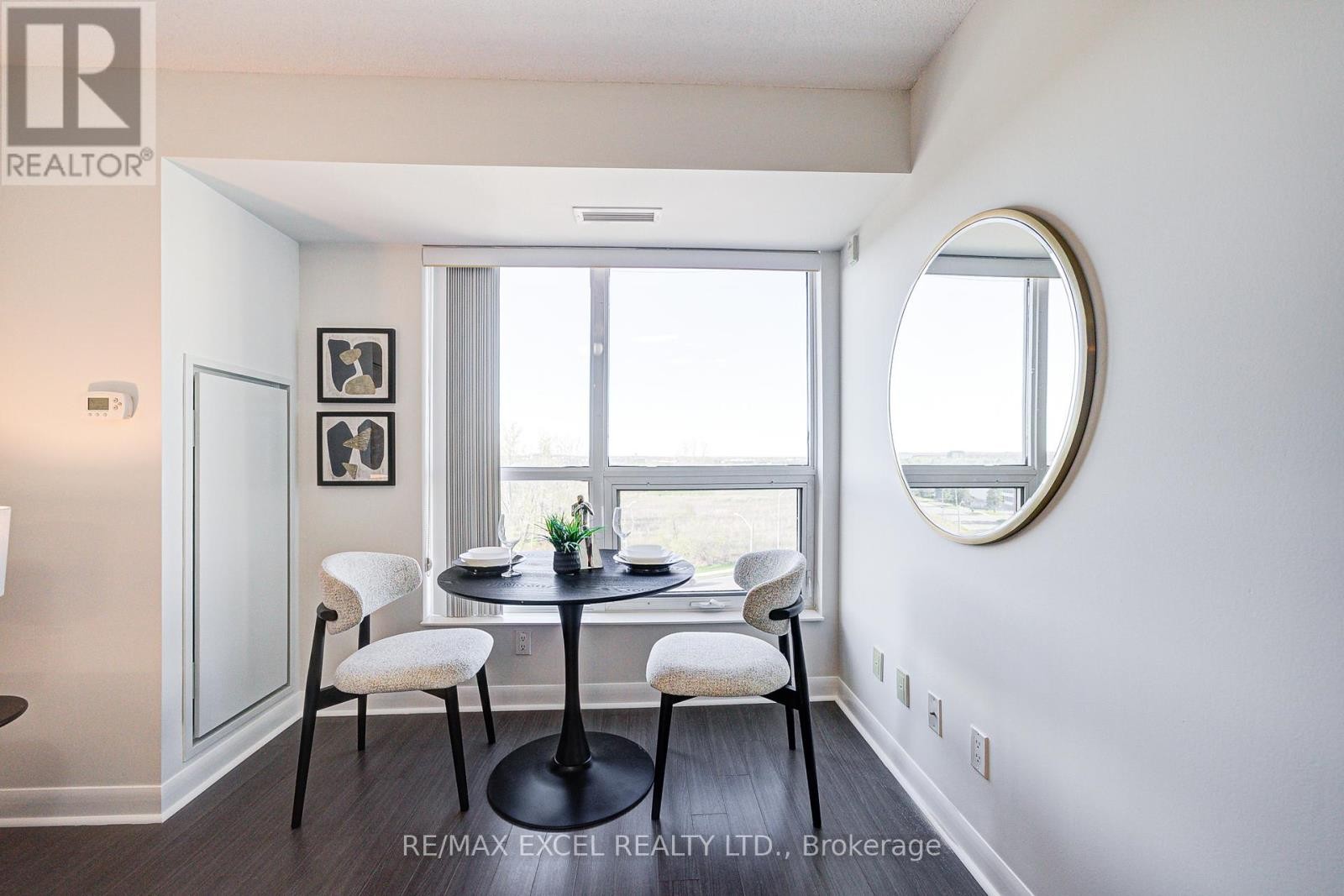 












619 - 75 NORMAN BETHUNE AVENUE

,
Richmond Hill (Beaver Creek Business Park),




Ontario
L4B0B6

