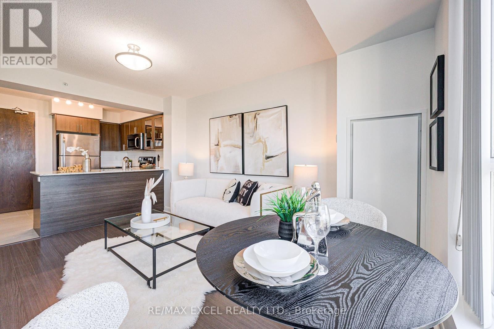 












619 - 75 NORMAN BETHUNE AVENUE

,
Richmond Hill (Beaver Creek Business Park),




Ontario
L4B0B6

