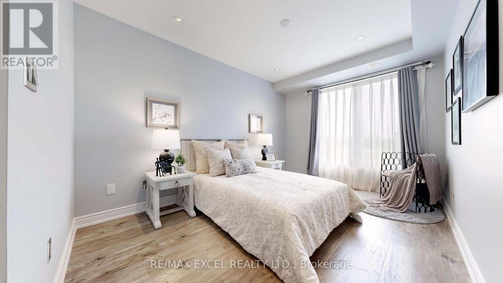 












76 UNITY GARDENS DRIVE

,
Markham (Village Green-South Unionville),




Ontario
L3R4Y7

