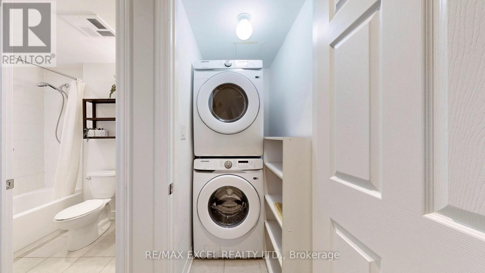 












76 UNITY GARDENS DRIVE

,
Markham (Village Green-South Unionville),




Ontario
L3R4Y7

