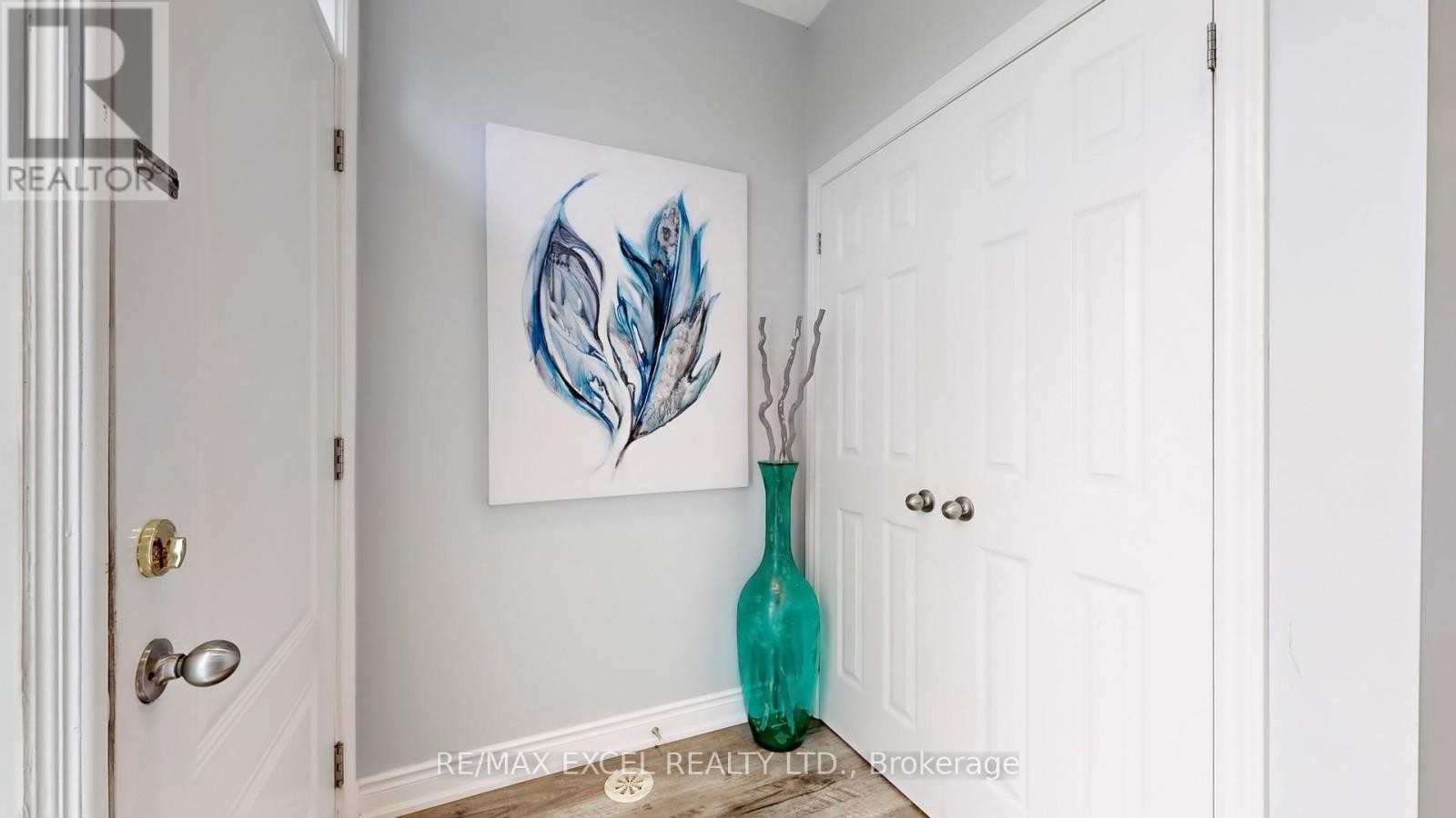 












76 UNITY GARDENS DRIVE

,
Markham (Village Green-South Unionville),




Ontario
L3R4Y7

