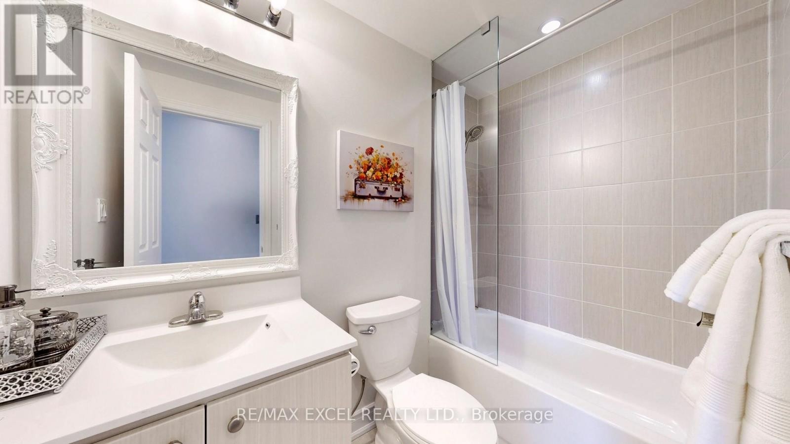 












76 UNITY GARDENS DRIVE

,
Markham (Village Green-South Unionville),




Ontario
L3R4Y7

