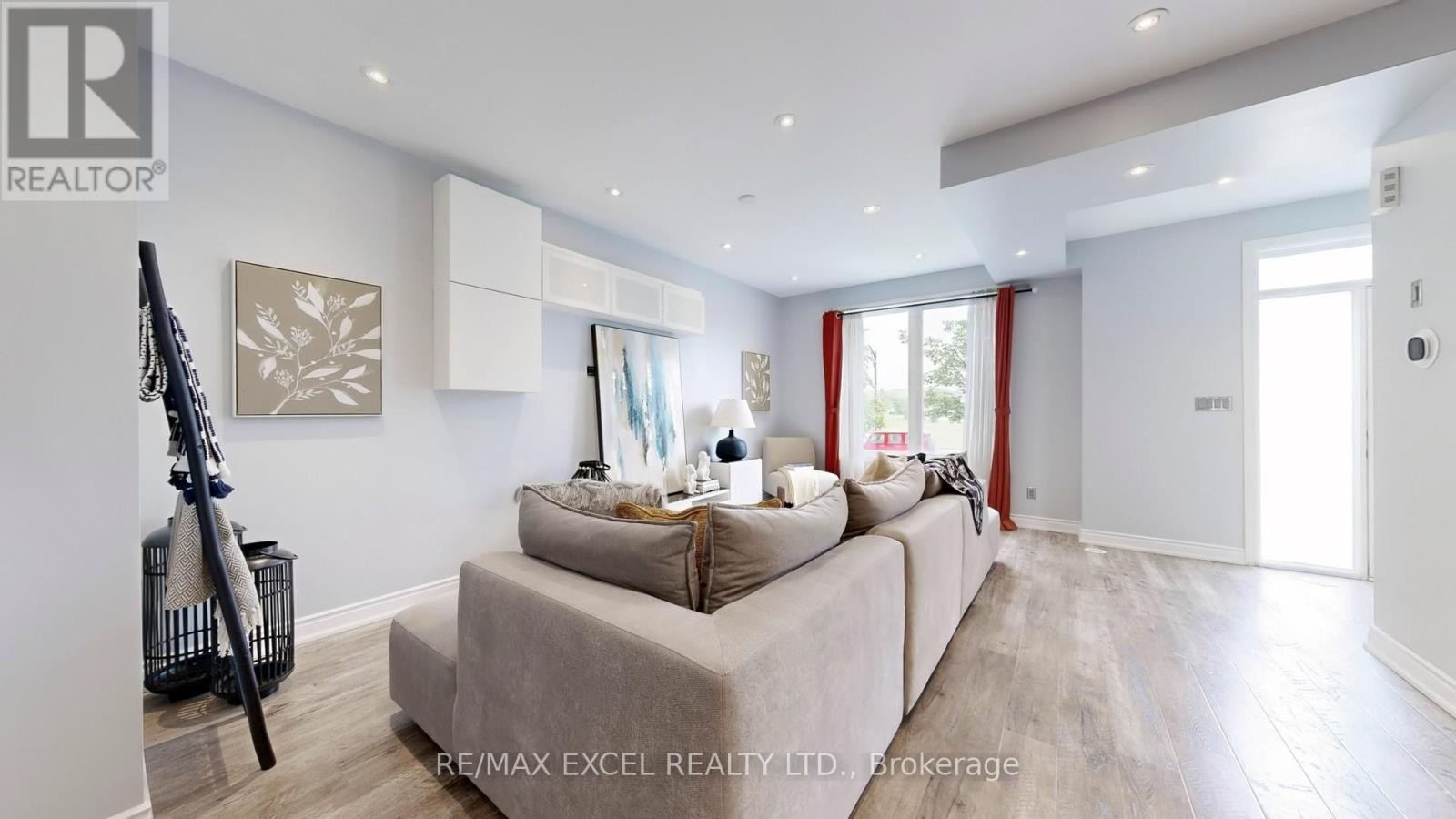 












76 UNITY GARDENS DRIVE

,
Markham (Village Green-South Unionville),




Ontario
L3R4Y7

