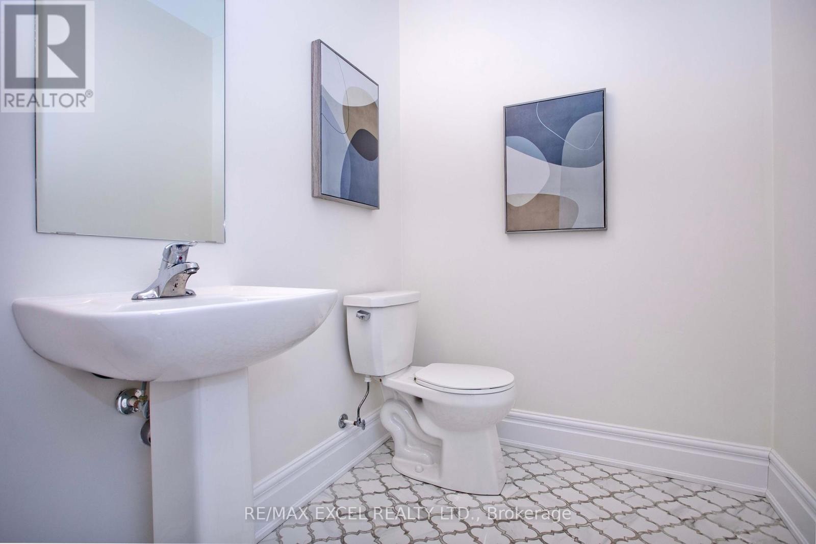 












17 CREDIT LANE

,
Richmond Hill (Jefferson),




Ontario
L4E3M6

