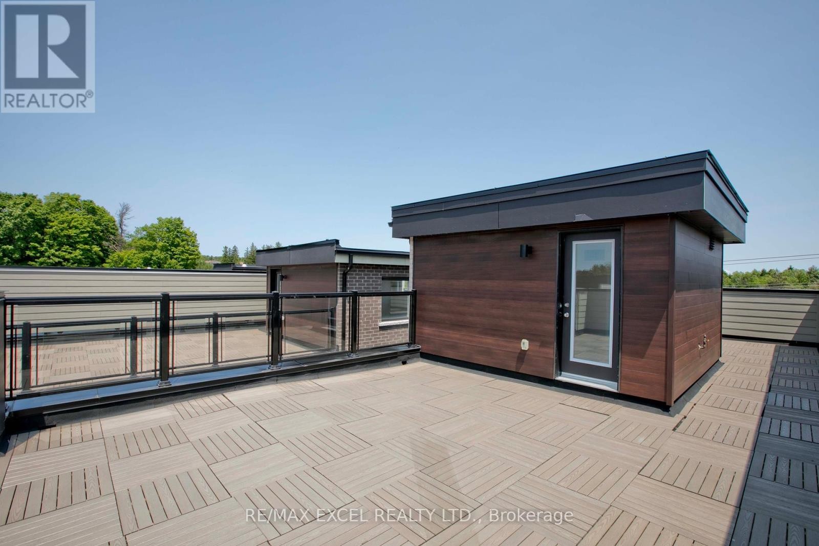 












17 CREDIT LANE

,
Richmond Hill (Jefferson),




Ontario
L4E3M6

