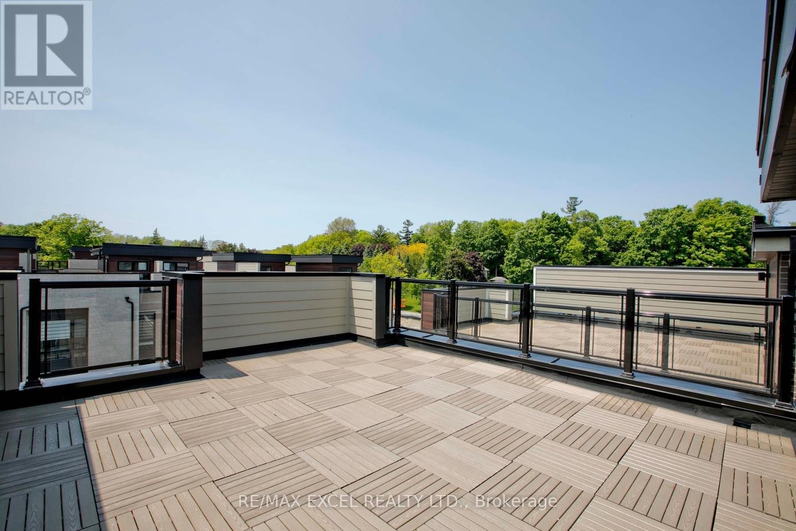 












17 CREDIT LANE

,
Richmond Hill (Jefferson),




Ontario
L4E3M6

