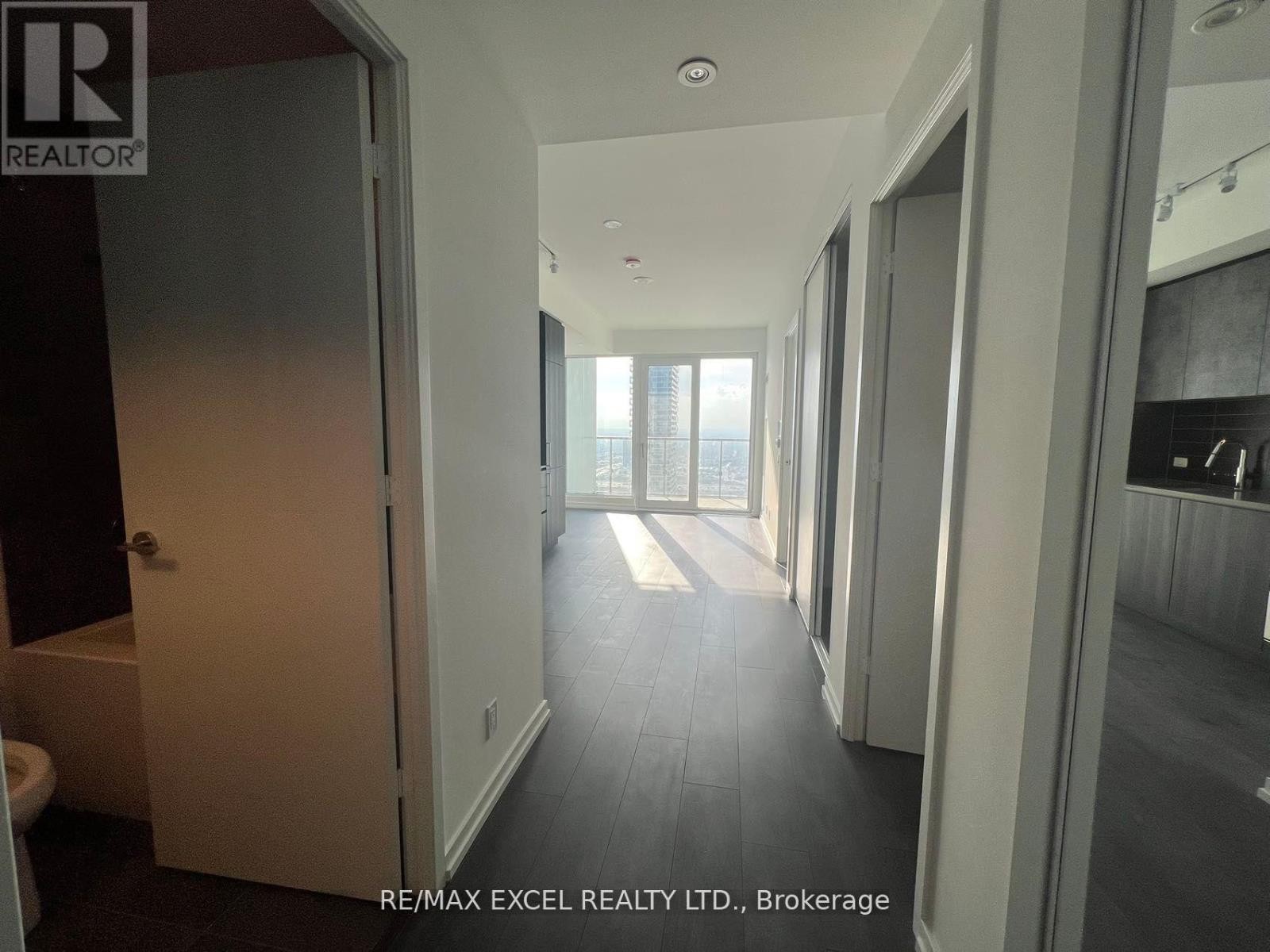 












5005 - 7890 JANE STREET

,
Vaughan (Vaughan Corporate Centre),




Ontario
L4K0K9

