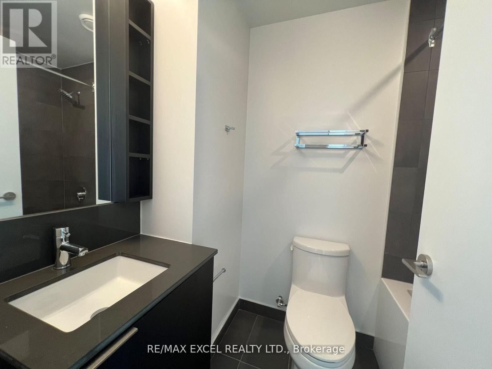 












5005 - 7890 JANE STREET

,
Vaughan (Vaughan Corporate Centre),




Ontario
L4K0K9

