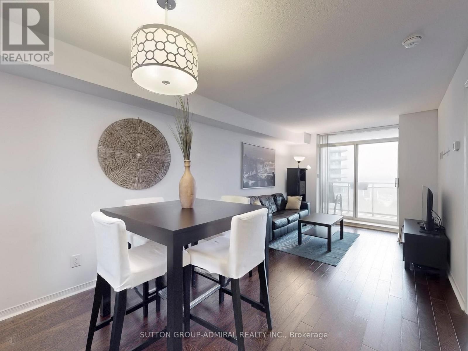 












LPH8 - 75 KING WILLIAM CRESCENT

,
Richmond Hill (Langstaff),




Ontario
L4B0C1

