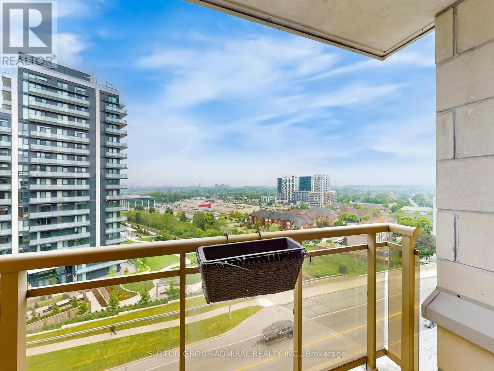 












LPH8 - 75 KING WILLIAM CRESCENT

,
Richmond Hill (Langstaff),




Ontario
L4B0C1

