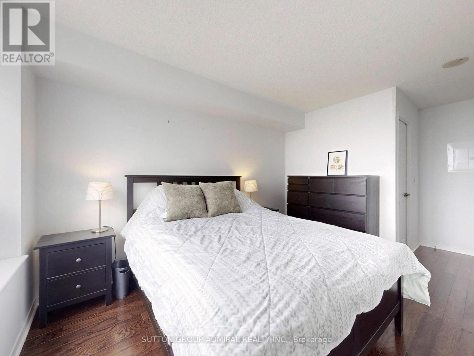 












LPH8 - 75 KING WILLIAM CRESCENT

,
Richmond Hill (Langstaff),




Ontario
L4B0C1

