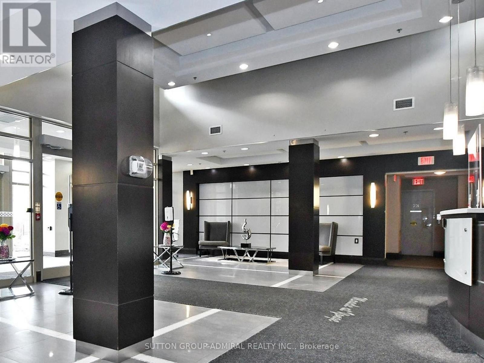 












LPH8 - 75 KING WILLIAM CRESCENT

,
Richmond Hill (Langstaff),




Ontario
L4B0C1

