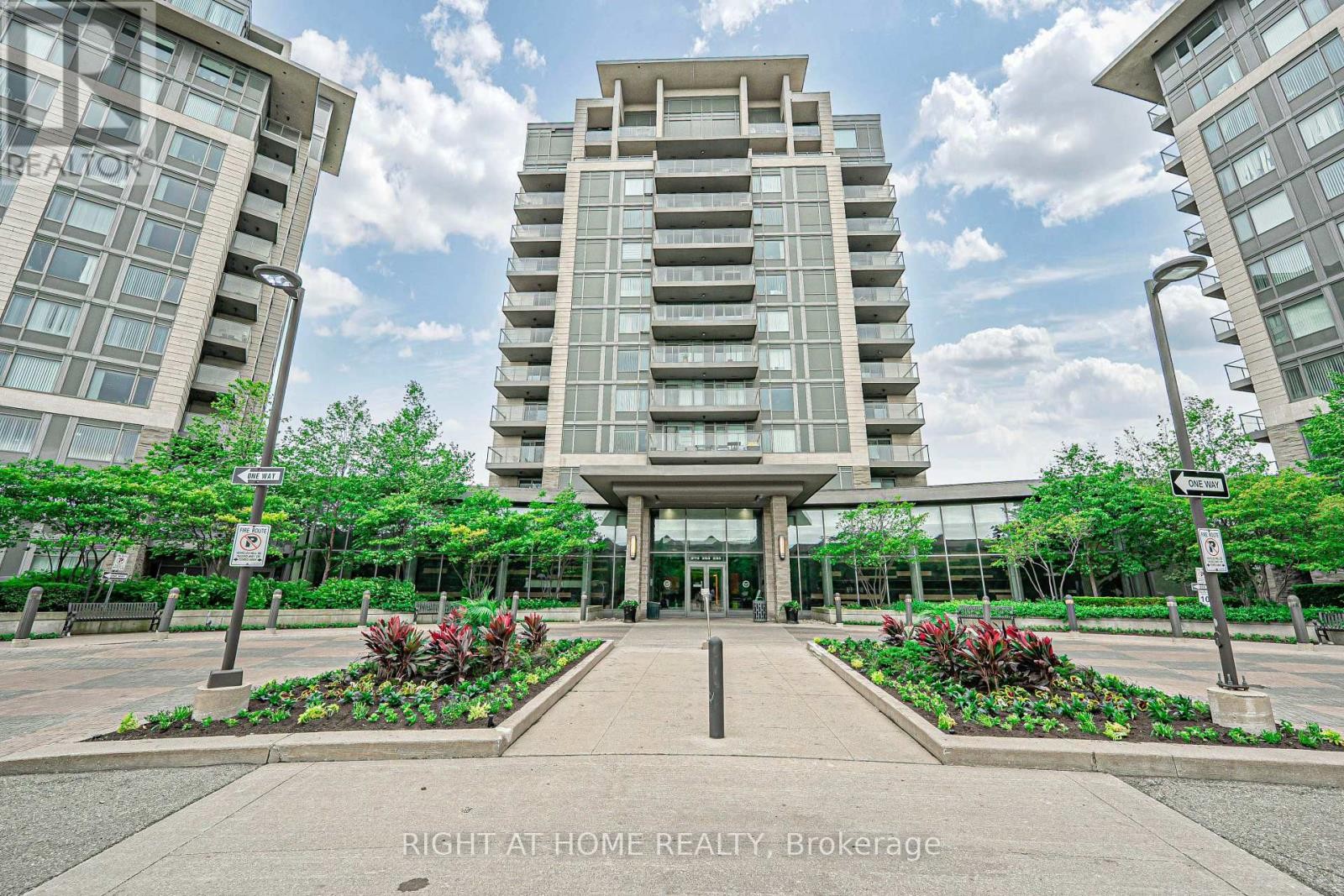 












809 - 273 SOUTH PARK ROAD

,
Markham (Commerce Valley),




Ontario
L3T0B5

