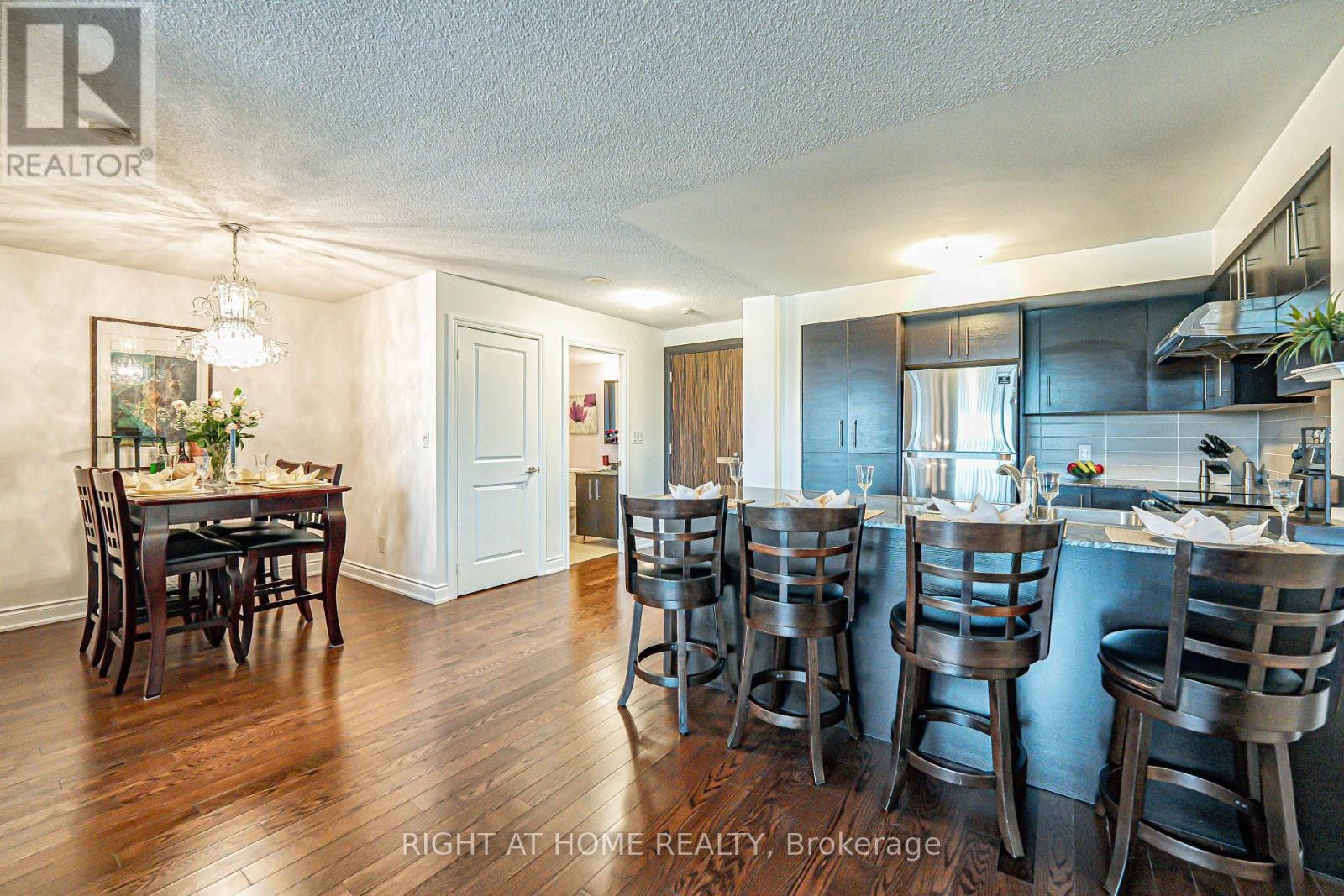 












809 - 273 SOUTH PARK ROAD

,
Markham (Commerce Valley),




Ontario
L3T0B5

