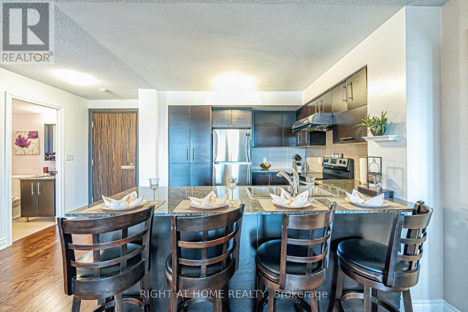 












809 - 273 SOUTH PARK ROAD

,
Markham (Commerce Valley),




Ontario
L3T0B5

