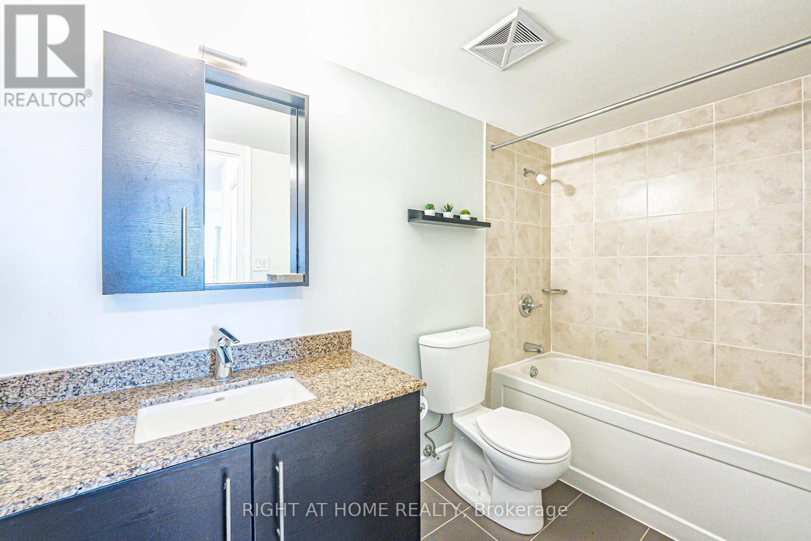 












809 - 273 SOUTH PARK ROAD

,
Markham (Commerce Valley),




Ontario
L3T0B5

