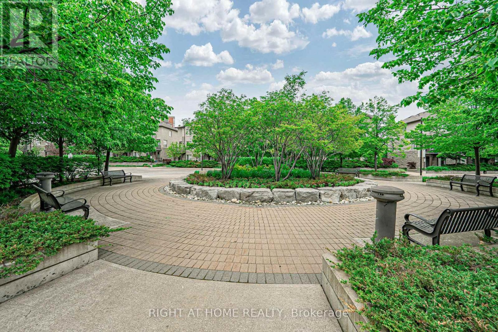 












809 - 273 SOUTH PARK ROAD

,
Markham (Commerce Valley),




Ontario
L3T0B5

